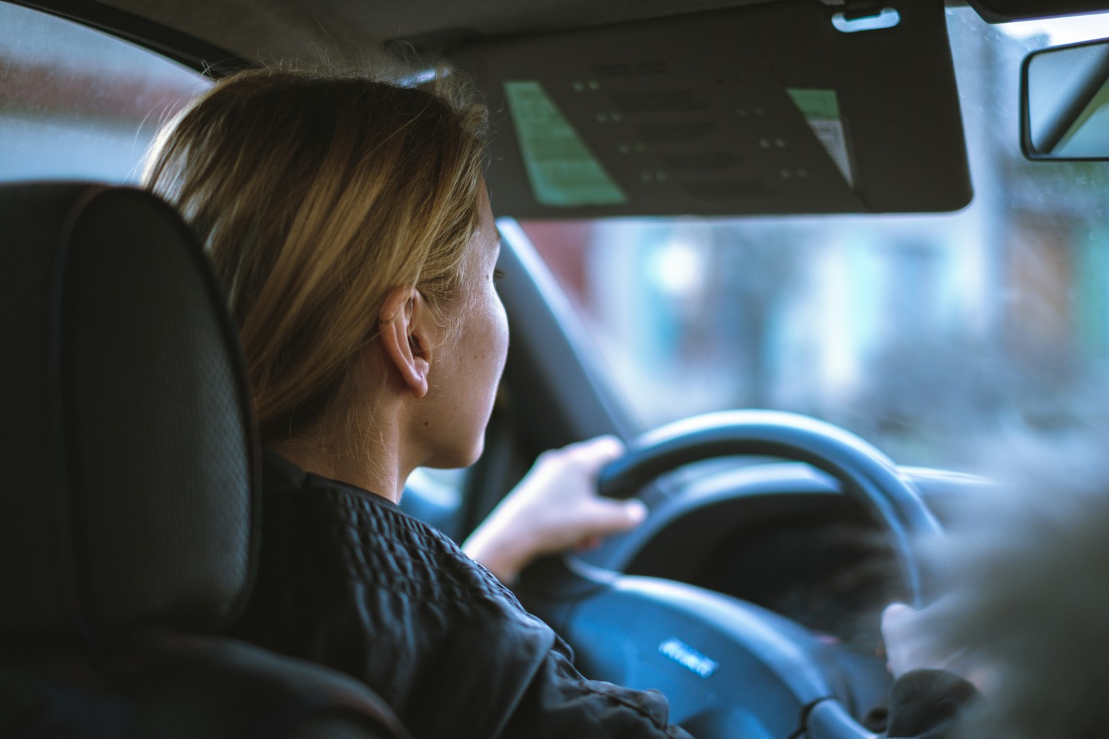 Read more about the article Was müssen Sie beim Einfahren auf die Autobahn beachten? Der große Guide für sicheres Auffahren